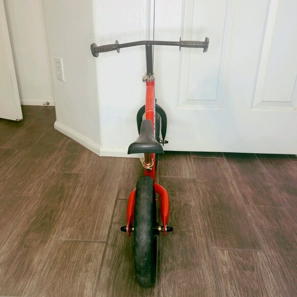Strider 12 Bike Red No Pedal Balance Bicycle for Kids 18 months+ - Picture 3 of 4